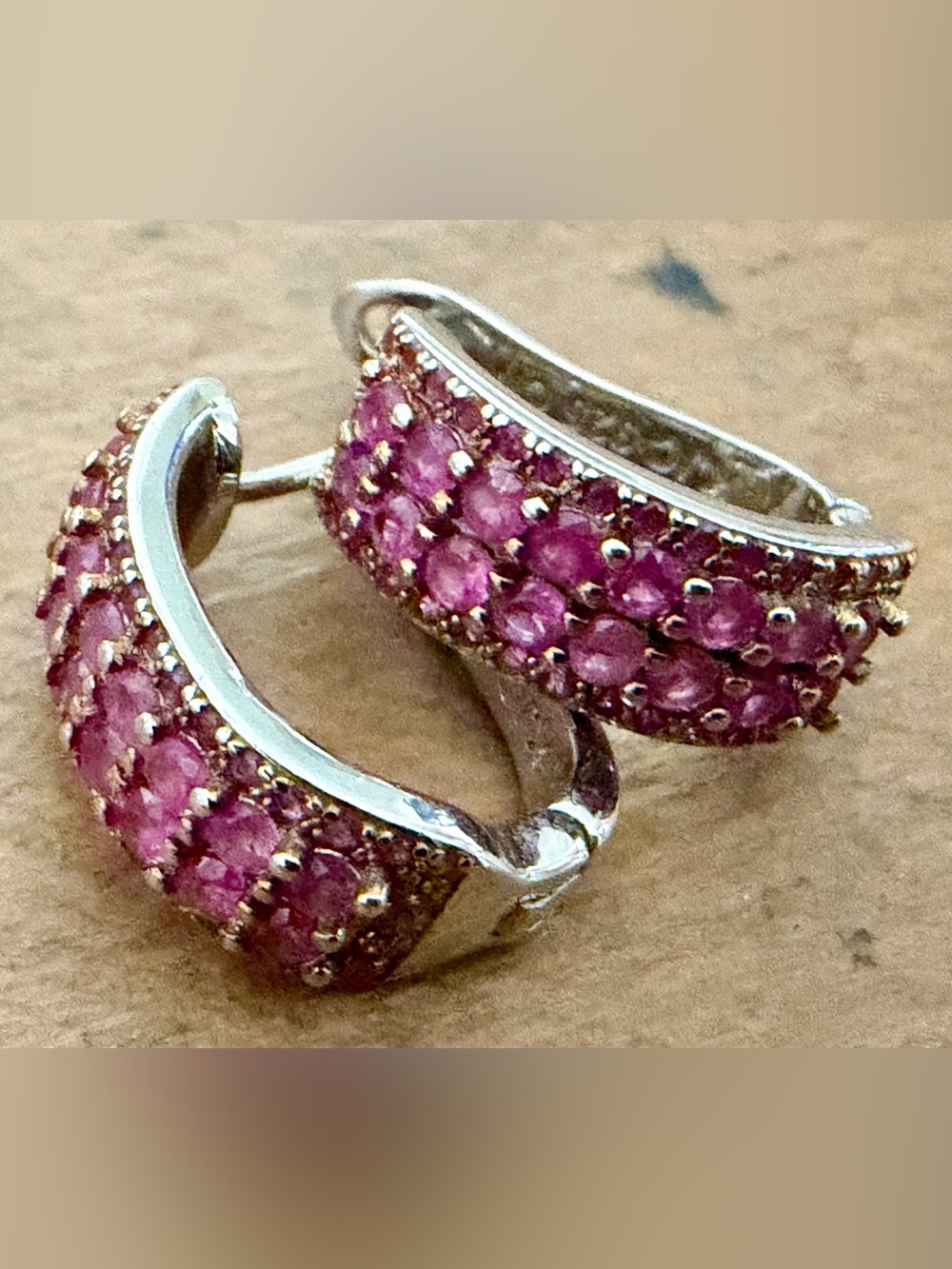 KJC 925 STERLING SILVER HALF-ETERNITY PINK GEMSTONE HUGGIE HOOP EARRINGS